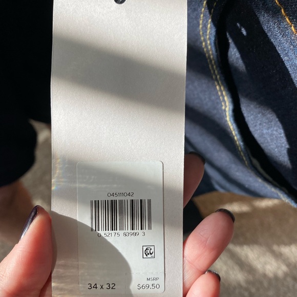 Levi’s - Picture 2 of 4